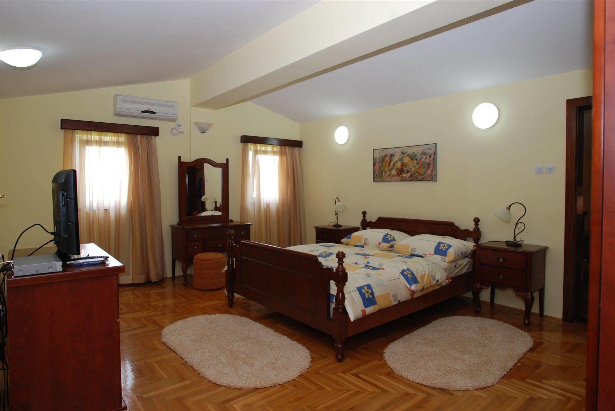 Hotel Laguna Podgorica Exterior photo